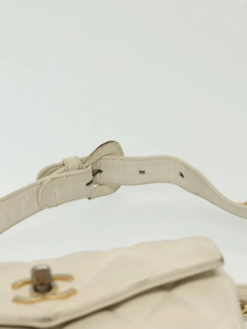 CHANEL Matelasse Chain Waist bag Lamb Skin White Gold CC Auth BA5530
